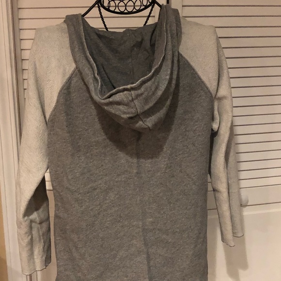 Calvin Klein Pullover Sweatshirt - Picture 2 of 2